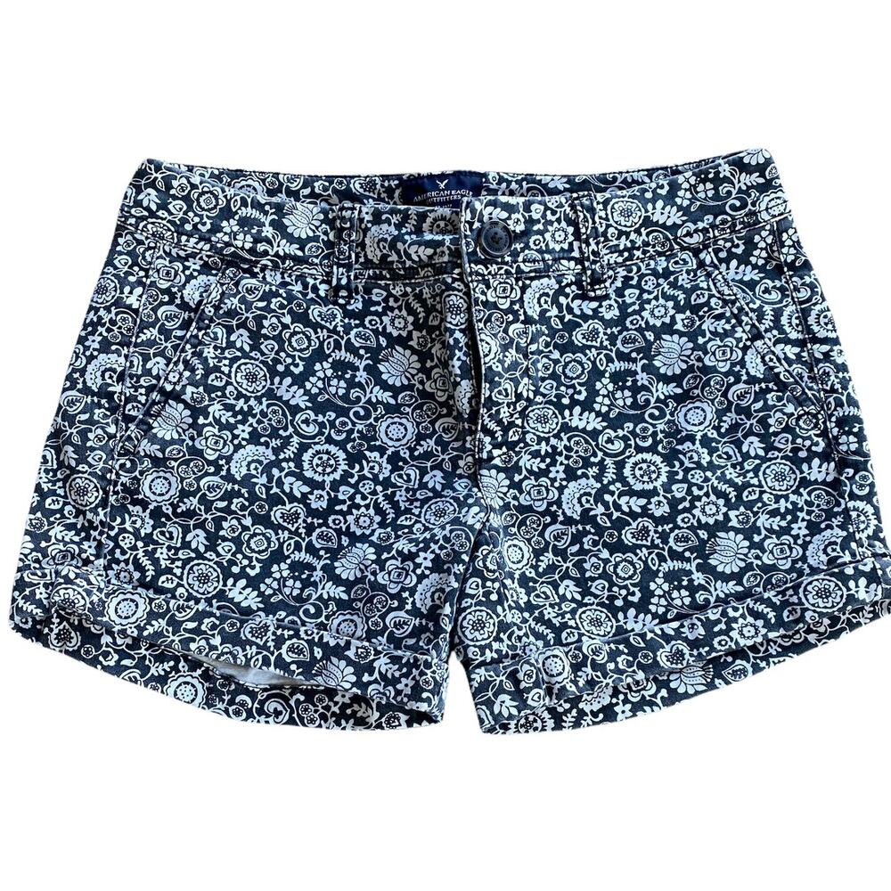 NWOT American Eagle Low Rise Stretch Midi Short Black & White Floral Size 2